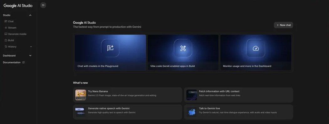 Google AI Studio 首页：左侧是 Studio（Chat、Stream、Generate media、Build、History）和 Dashboard 导航，中间三张卡片对应 Playground、Build 和 Dashboard（2025 年 10 月的早期界面）