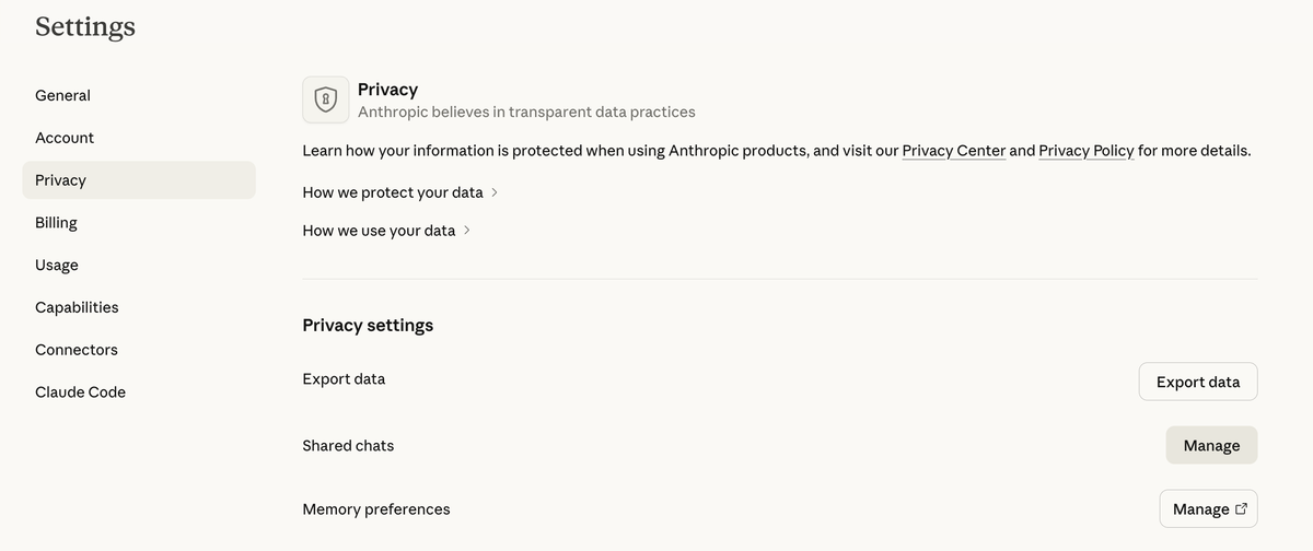Claude 设置里的 Privacy 页面，Privacy settings 下方有 Export data 按钮，以及 Shared chats 的 Manage 入口