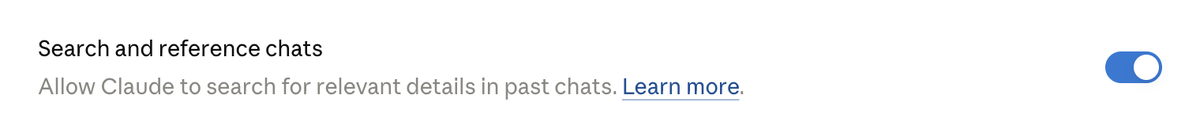 Settings → Memory 里的「Search and reference chats」开关，控制 Claude 能否搜索过往对话