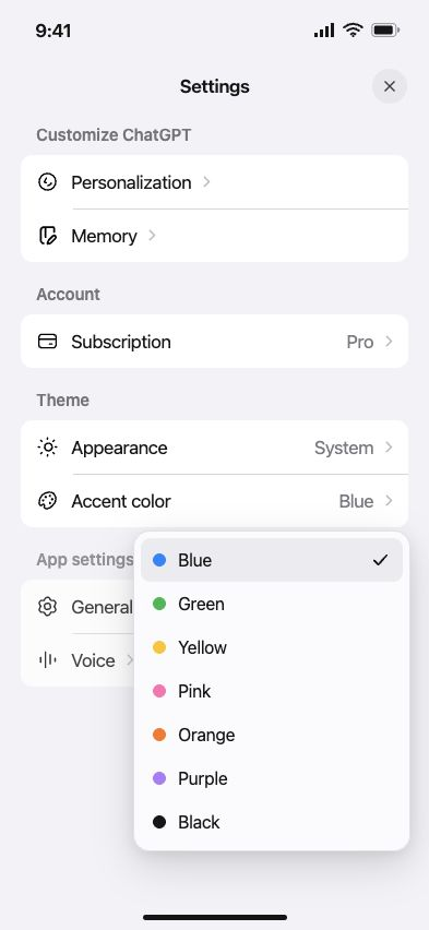 ChatGPT iOS 设置页：Theme 分组下有 Appearance 和 Accent color，强调色列表展开（英文界面）